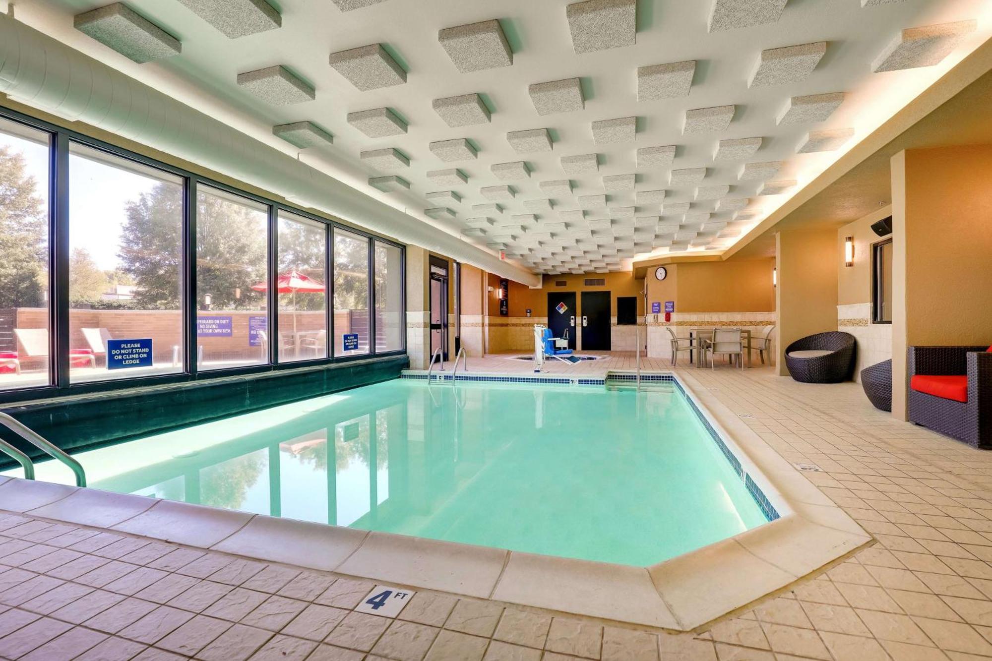 Drury Inn & Suites Charlotte University Place Екстер'єр фото