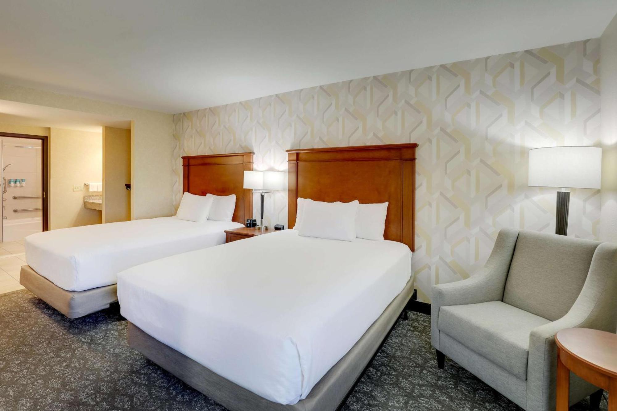 Drury Inn & Suites Charlotte University Place Екстер'єр фото