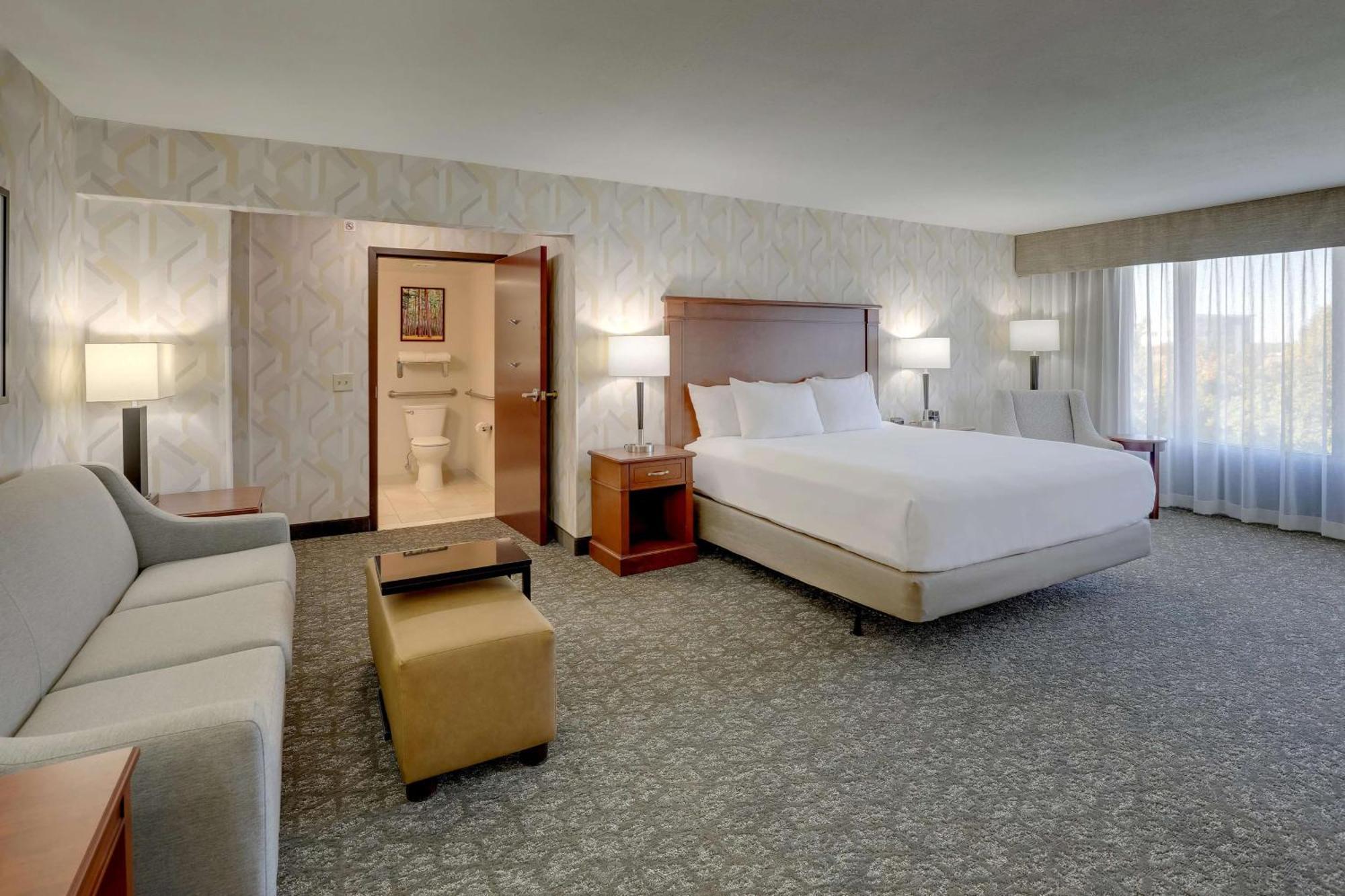 Drury Inn & Suites Charlotte University Place Екстер'єр фото