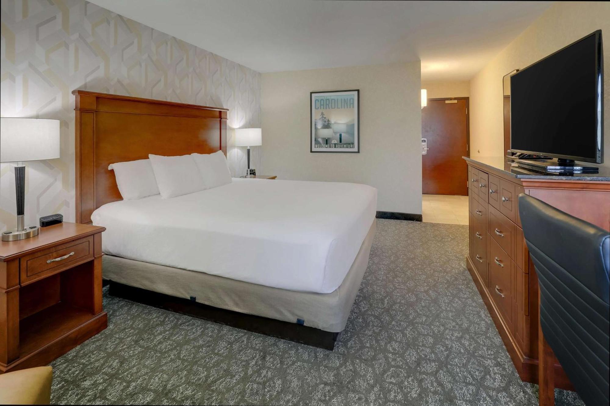 Drury Inn & Suites Charlotte University Place Екстер'єр фото