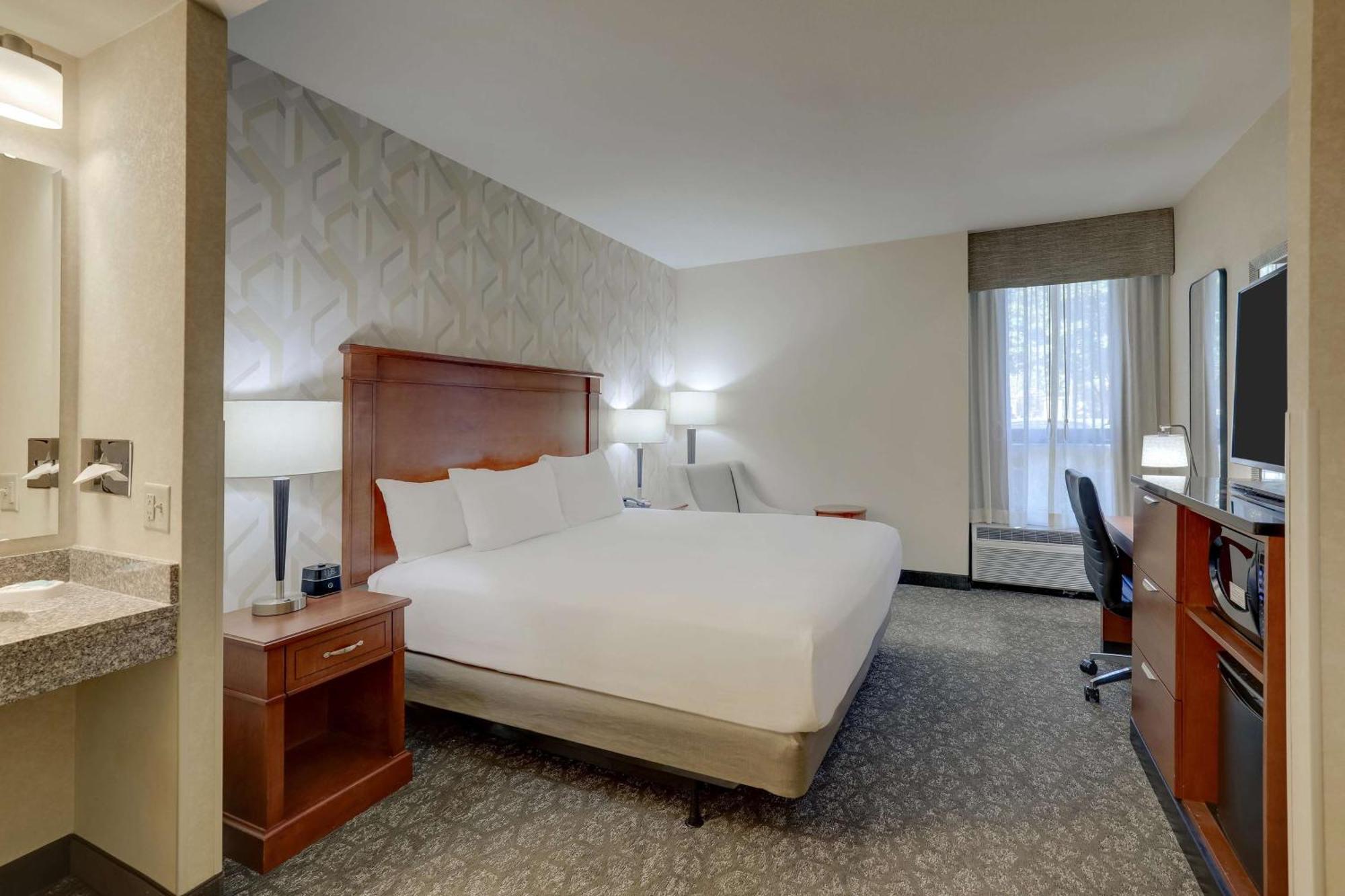 Drury Inn & Suites Charlotte University Place Екстер'єр фото