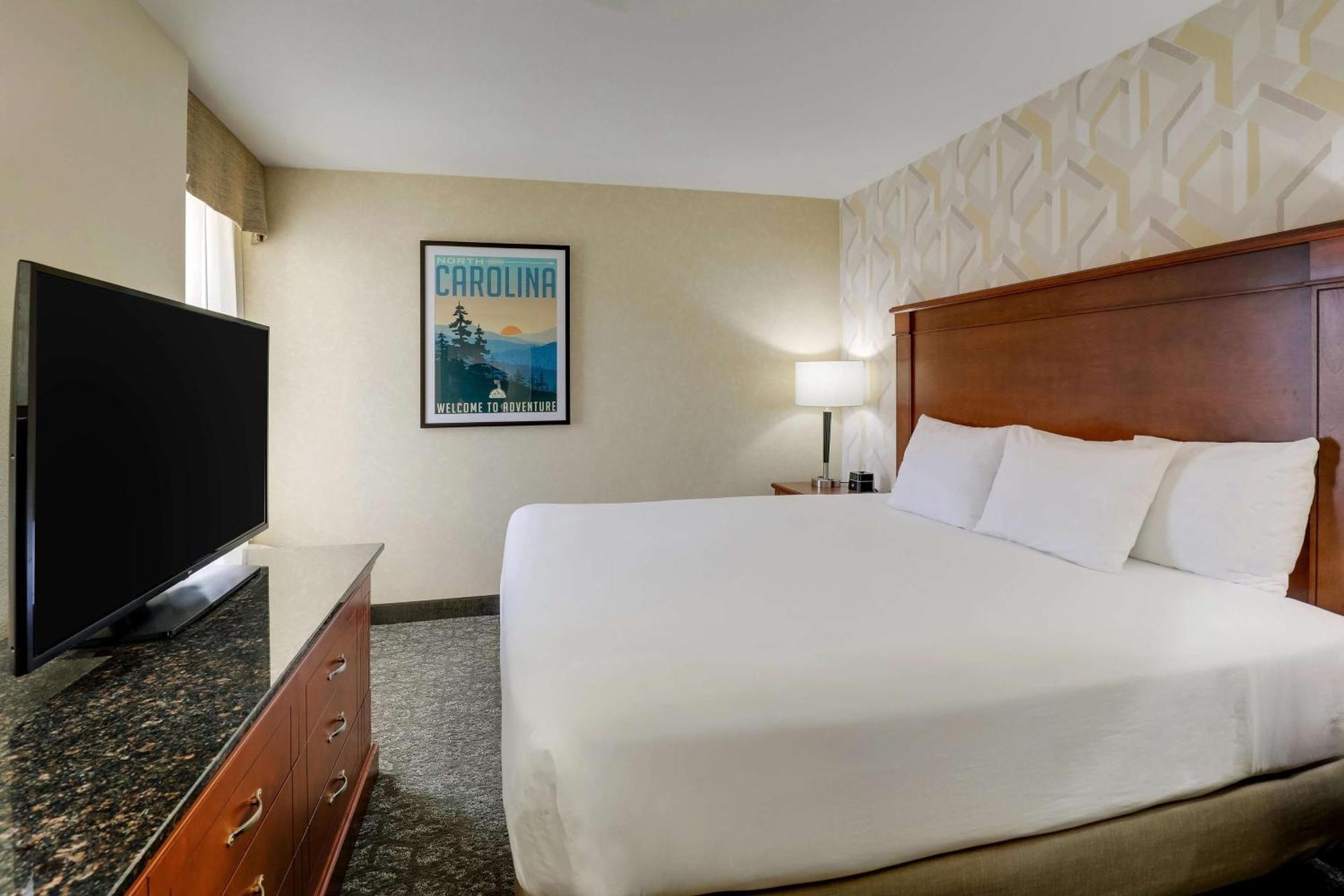 Drury Inn & Suites Charlotte University Place Екстер'єр фото