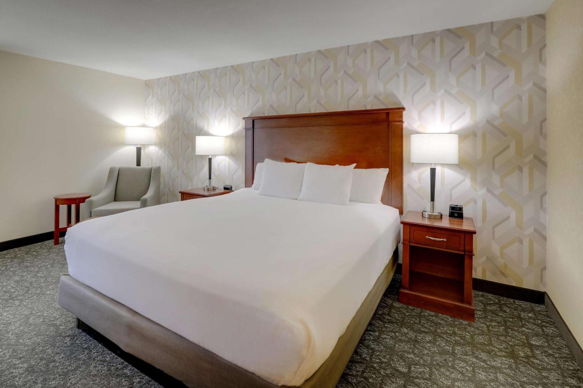 Drury Inn & Suites Charlotte University Place Екстер'єр фото