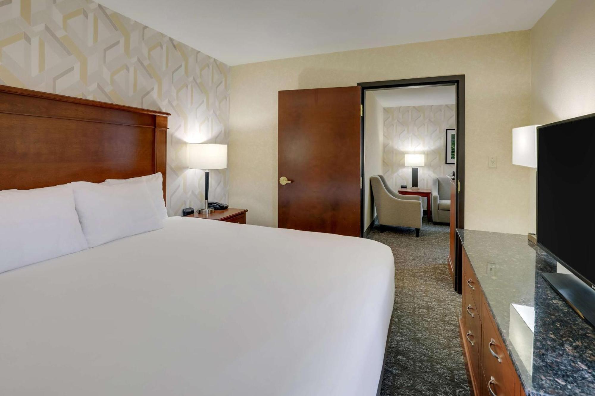 Drury Inn & Suites Charlotte University Place Екстер'єр фото