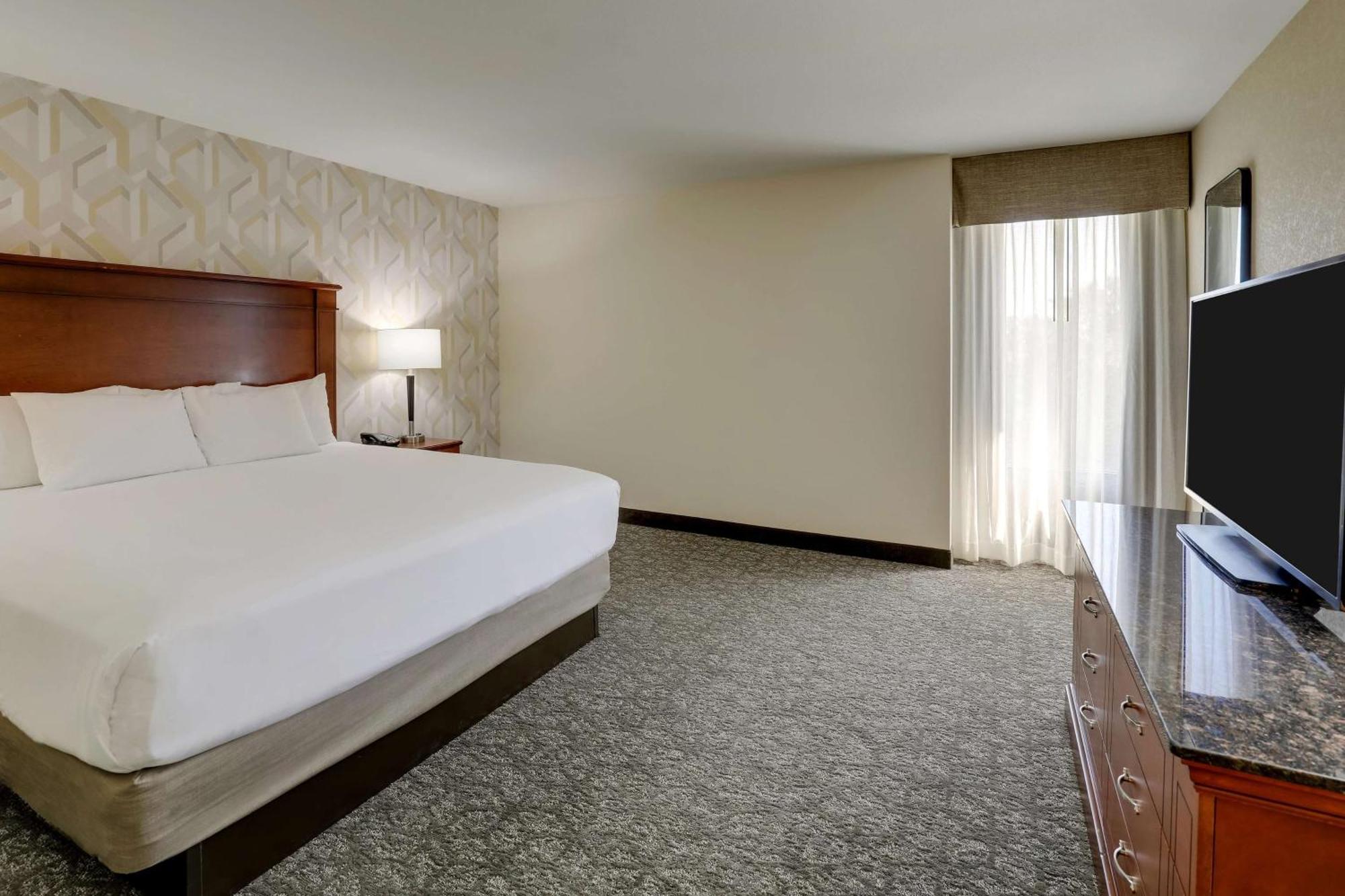 Drury Inn & Suites Charlotte University Place Екстер'єр фото