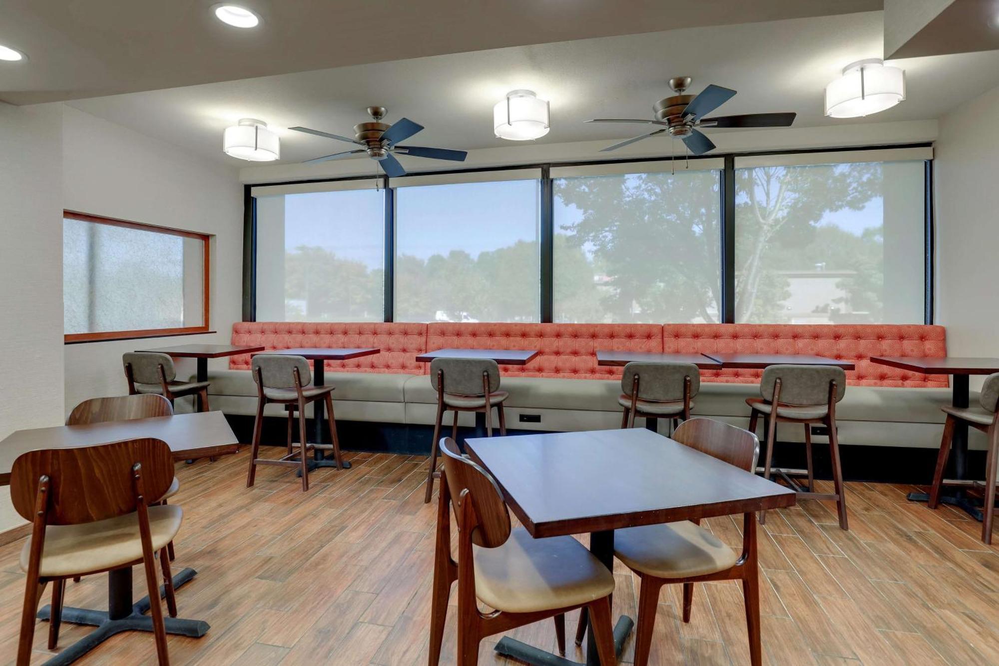 Drury Inn & Suites Charlotte University Place Екстер'єр фото