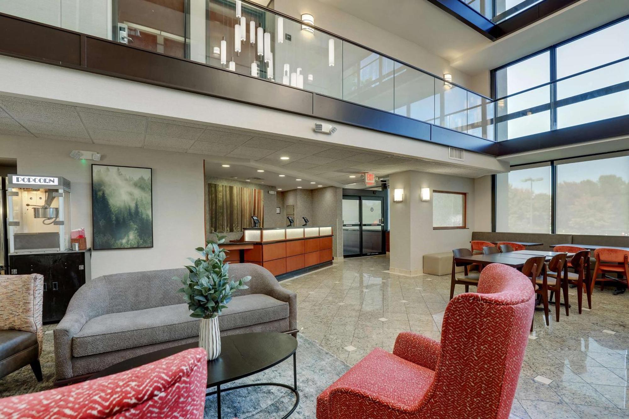 Drury Inn & Suites Charlotte University Place Екстер'єр фото
